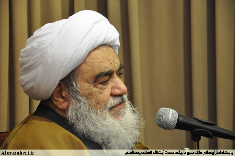 دیدار آیت‌الله طباطبایی، نمایندۀ ولی‌فقیه به همراه ائمۀ جمعۀ استان اصفهان با معظّم‌له - 29/1/1394